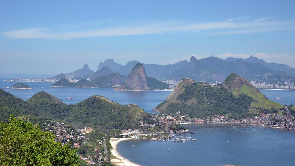 Baia de Guanabara.