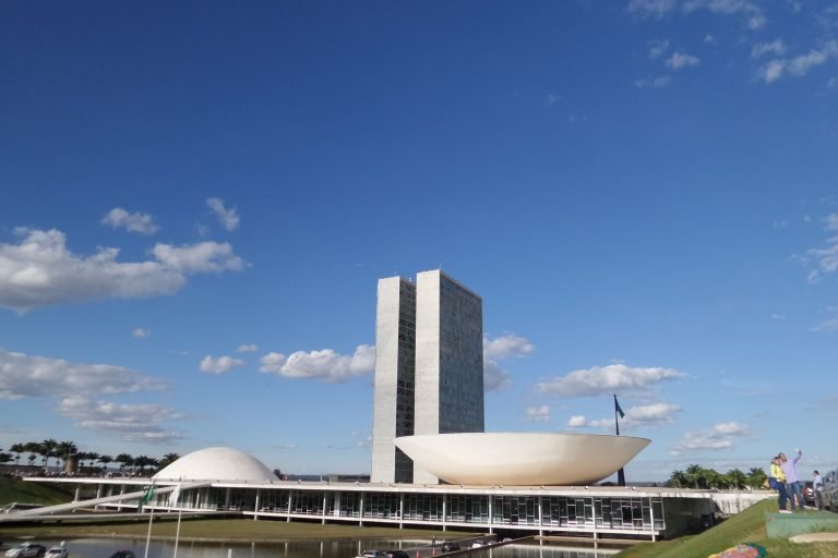 A "Dama do tráfico" visita Brasília e chama a atenção