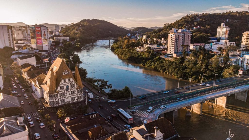 Blumenau: Capital Brasileira da Cerveja e Coração da Oktoberfest