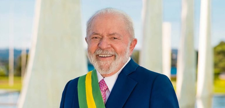 Lula e as Viagens Diplomáticas: Uma Jornada de Sete Voltas ao Mundo