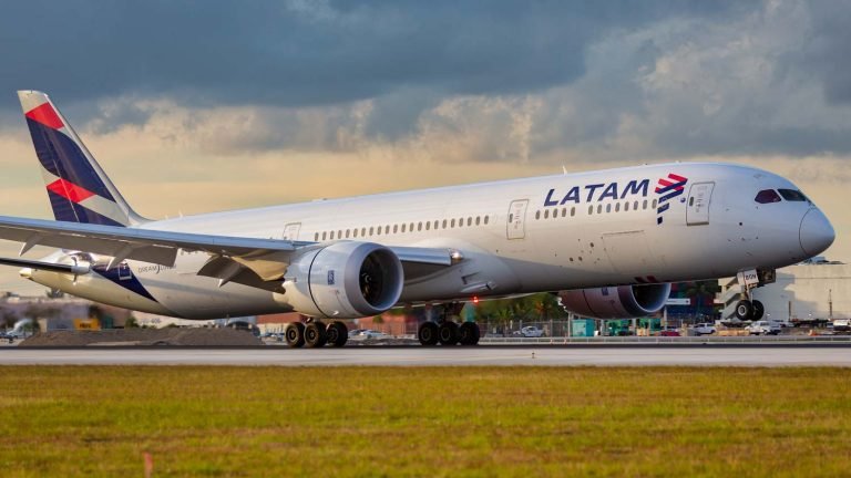 LATAM Revoluciona Voos Domésticos com Wi-Fi Gratuito para Passageiros Elite