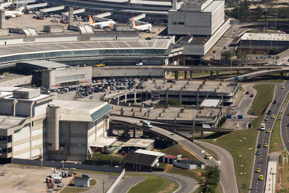 Aeroporto do Galeão Opera com Geradores Após Falha de Energia
