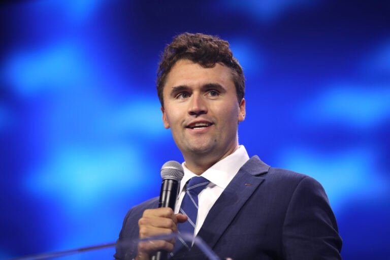 Morte de Charlie Kirk em Ataque a Tiro Choca os EUA e Pode Redefinir a Disputa Política Entre Direita e Esquerda